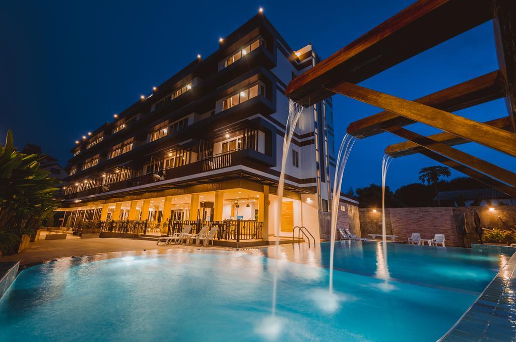 Th Beach Hotel HHQ Exteriör bild