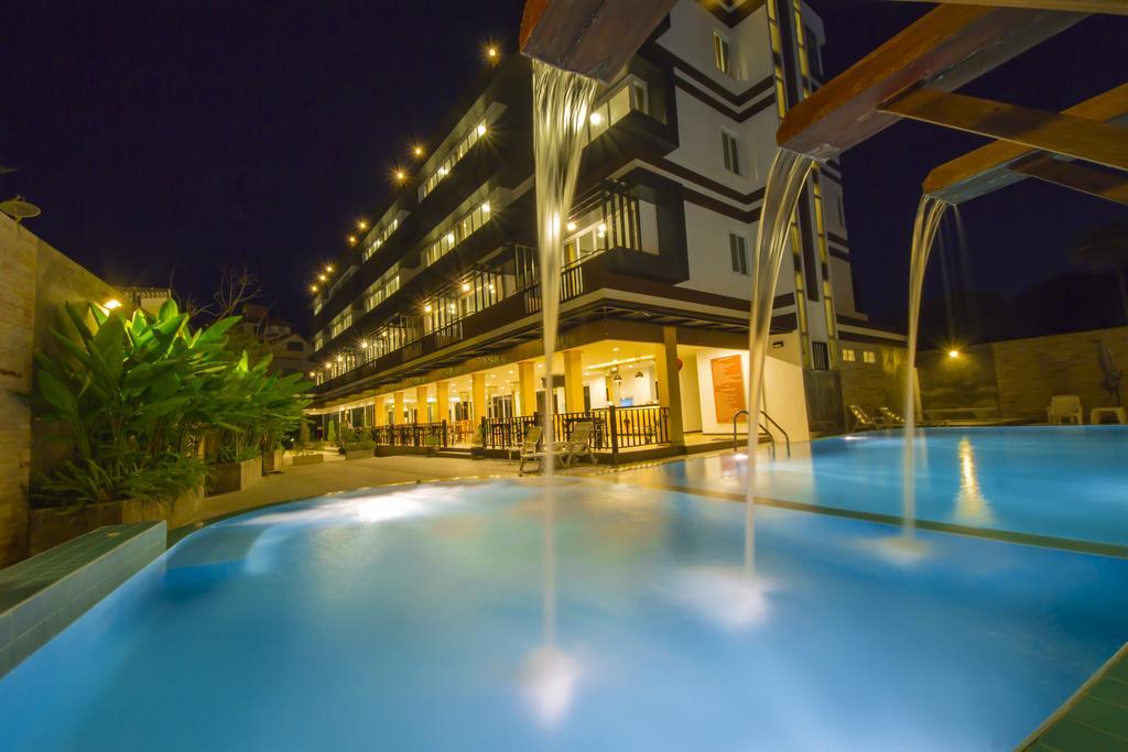 Th Beach Hotel HHQ Exteriör bild